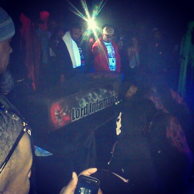 @Damafia6iX Brings Out What appears to be Lord Infamous Casket During Kick Off of the Sinners Tour